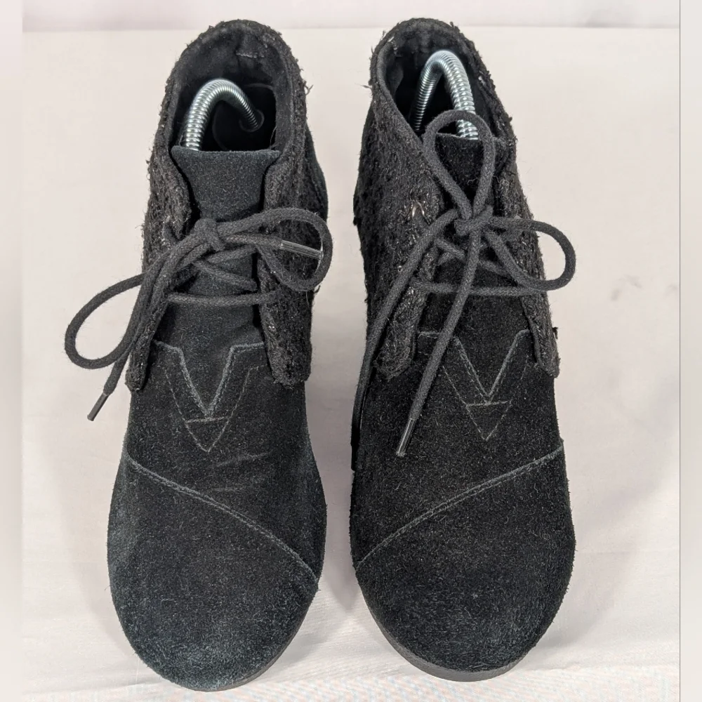 Toms chic black